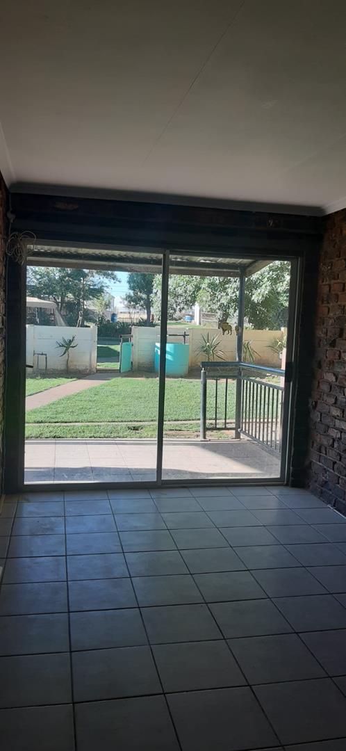 To Let 3 Bedroom Property for Rent in Kellys View Free State